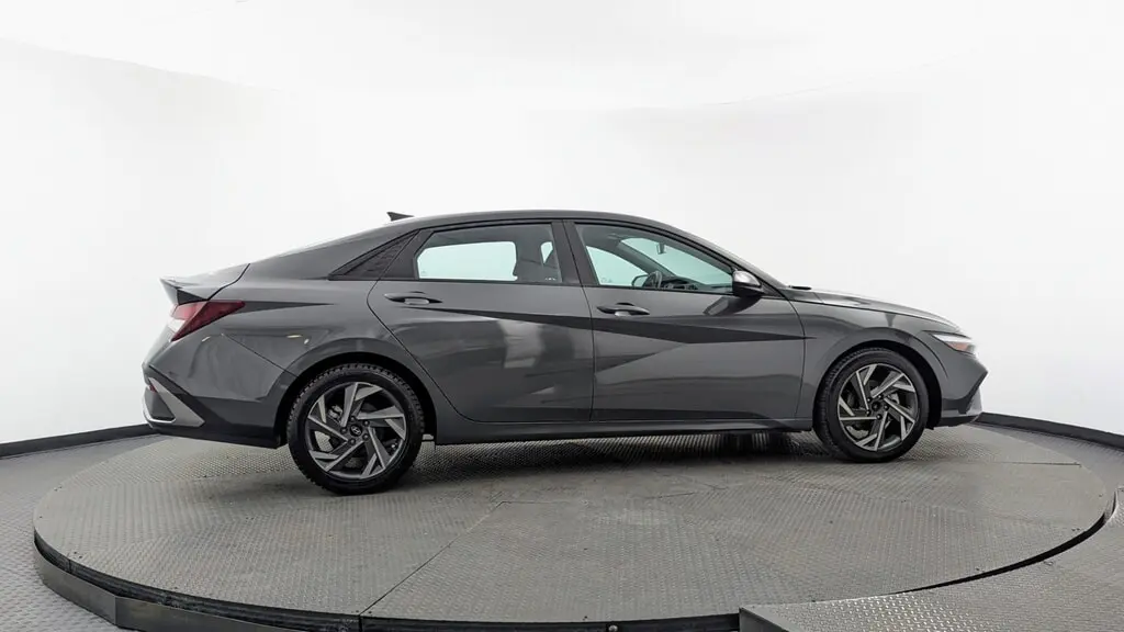 2025 HYUNDAI ELANTRA SEL SPORT photo 8