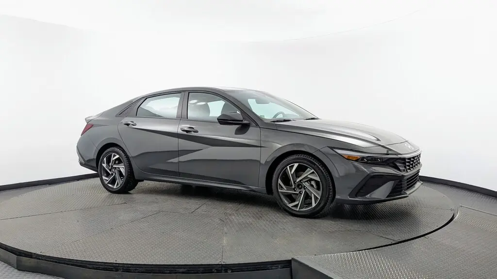 2025 HYUNDAI ELANTRA SEL SPORT photo 10