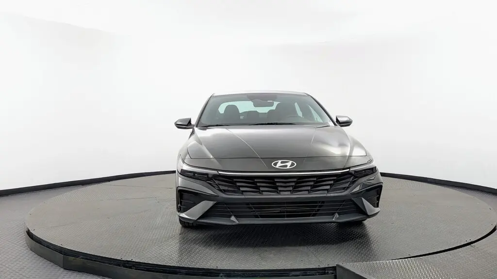 2025 HYUNDAI ELANTRA SEL SPORT photo 11