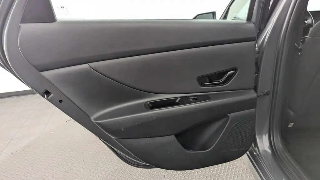 2025 HYUNDAI ELANTRA SEL SPORT photo 15