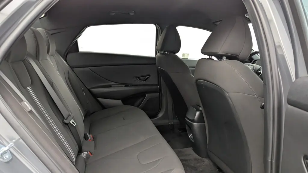 2025 HYUNDAI ELANTRA SEL SPORT photo 18