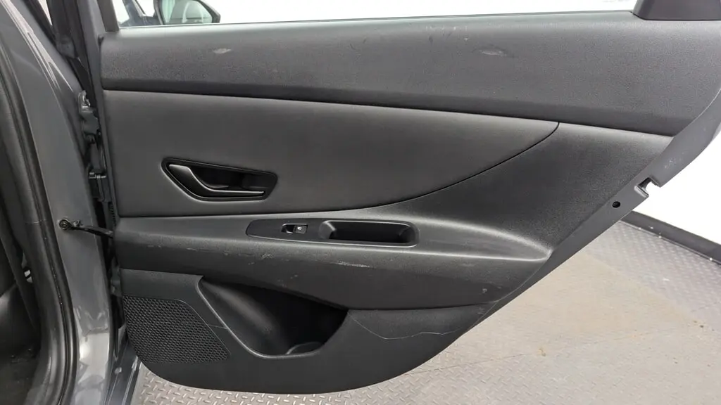 2025 HYUNDAI ELANTRA SEL SPORT photo 20