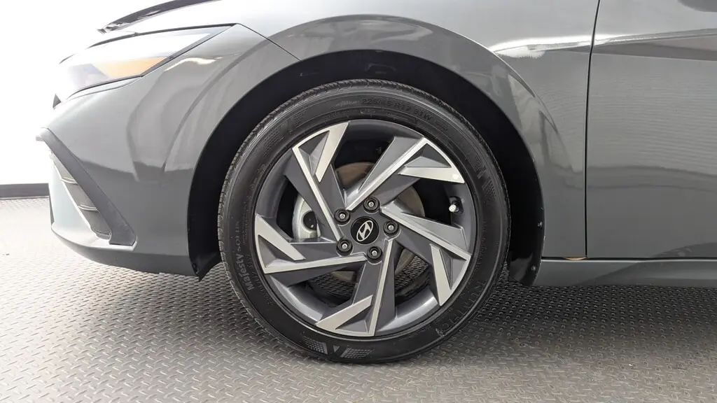 2025 HYUNDAI ELANTRA SEL SPORT photo 30