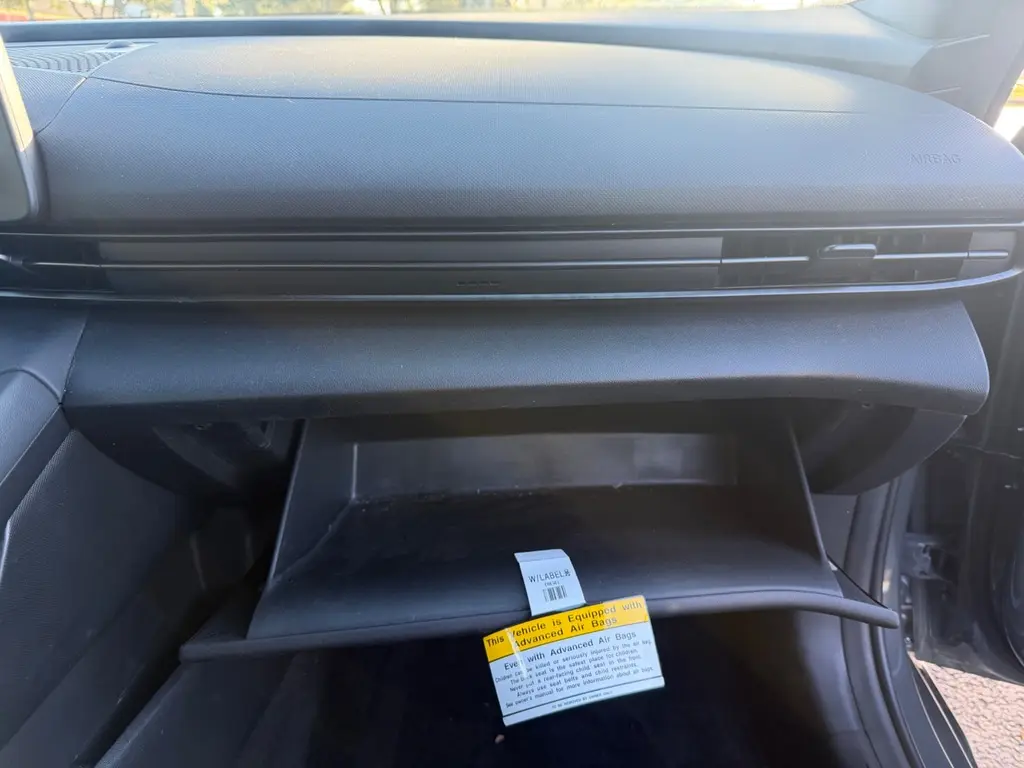 2025 HYUNDAI ELANTRA SEL SPORT photo 9
