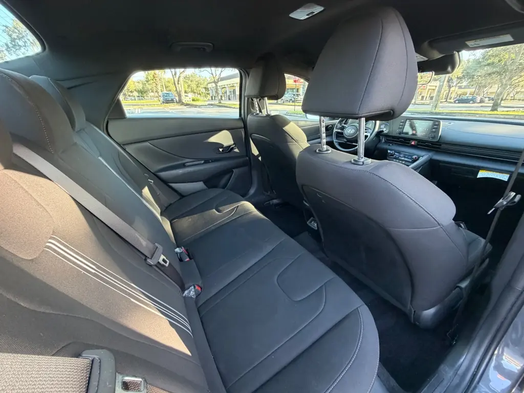 2025 HYUNDAI ELANTRA SEL SPORT photo 13