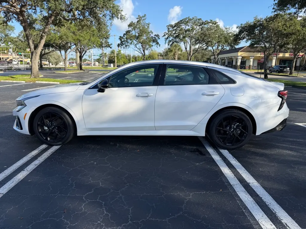 2026 KIA K5 GT-LINE photo 2