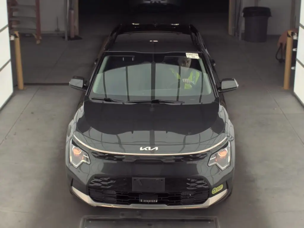 2023 KIA NIRO EV WIND photo 2