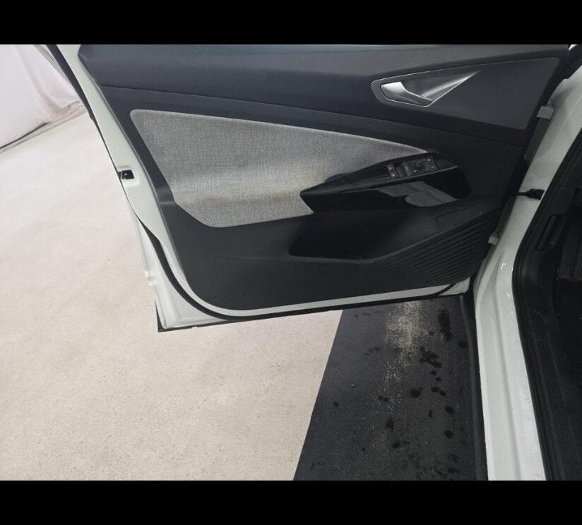 2023 VOLKSWAGEN ID.4 PRO photo 14