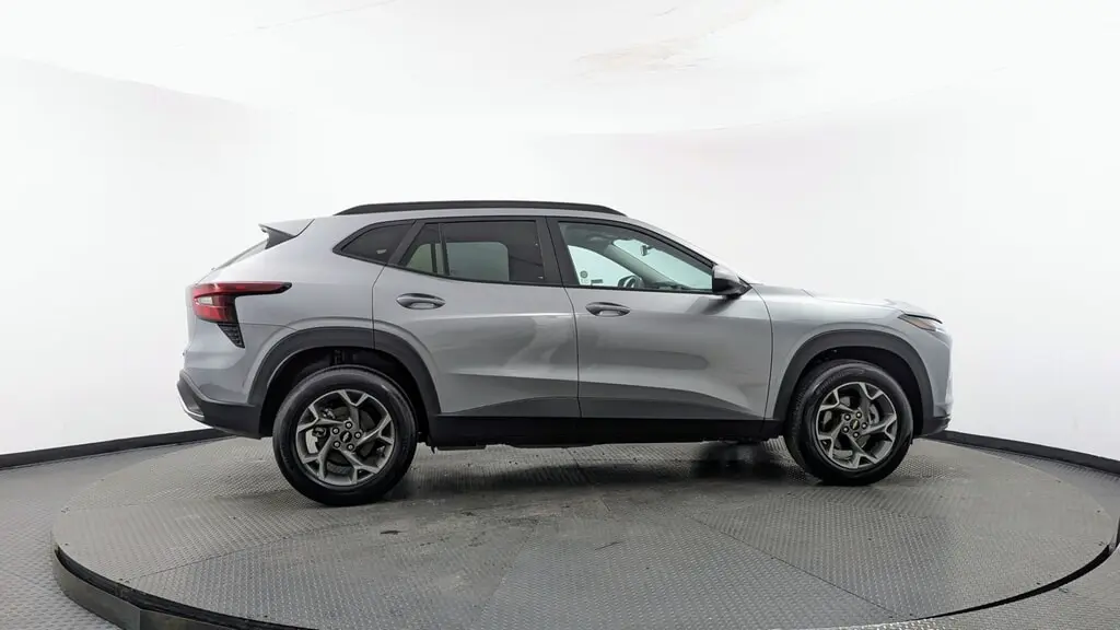 2026 CHEVROLET TRAX LT photo 7