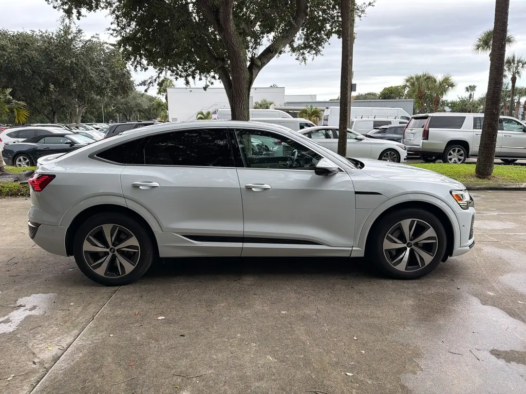 2024 AUDI Q8 E-TRON SPORTBACK S LINE PREMIUM PLUS photo 5