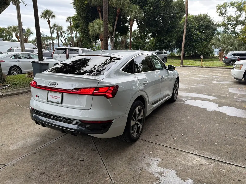 2024 AUDI Q8 E-TRON SPORTBACK S LINE PREMIUM PLUS photo 6
