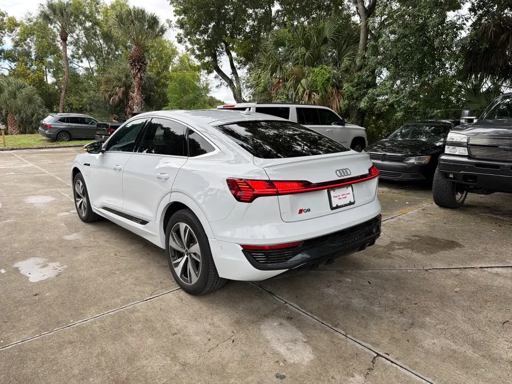 2024 AUDI Q8 E-TRON SPORTBACK S LINE PREMIUM PLUS photo 8