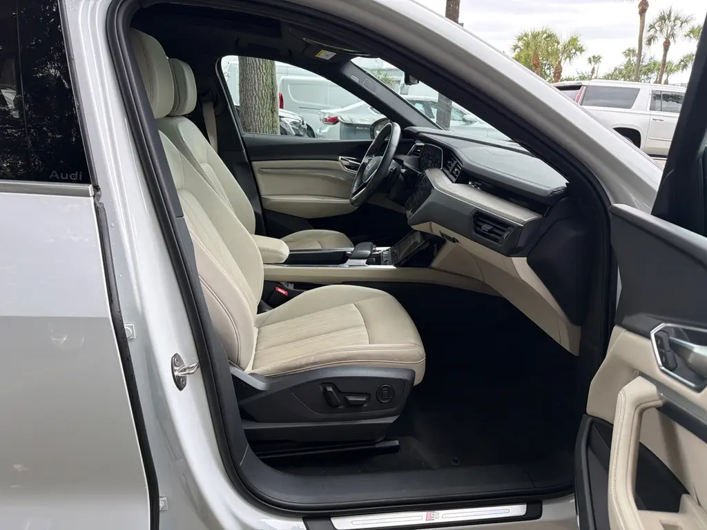 2024 AUDI Q8 E-TRON SPORTBACK S LINE PREMIUM PLUS photo 18