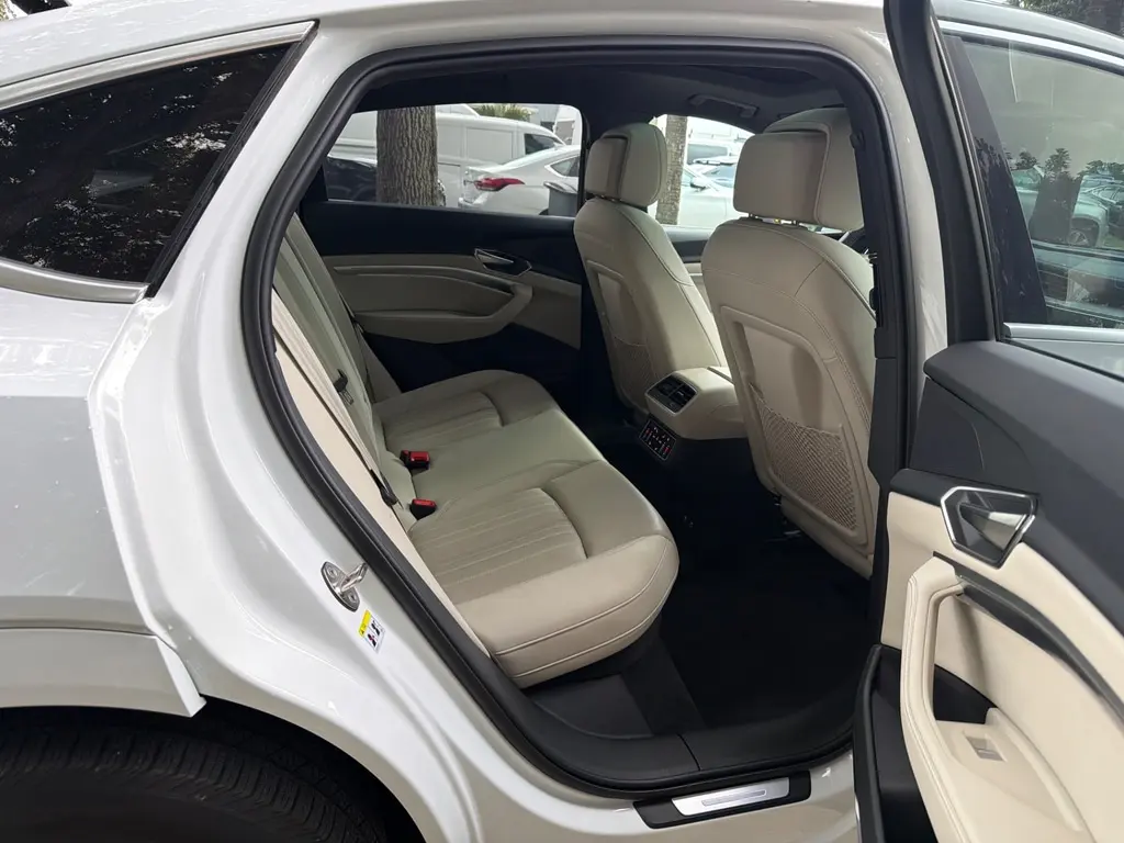 2024 AUDI Q8 E-TRON SPORTBACK S LINE PREMIUM PLUS photo 21