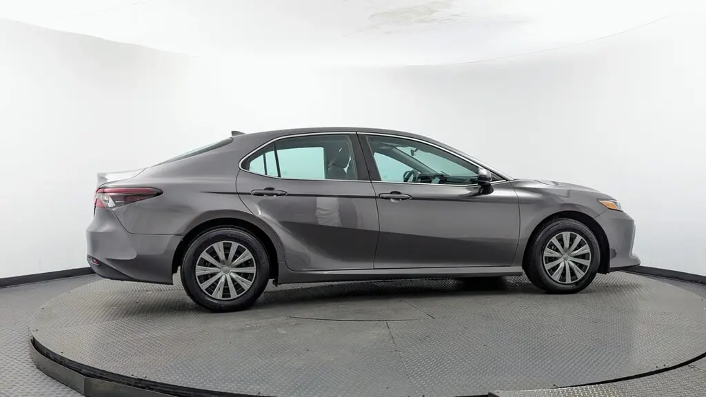 2023 TOYOTA CAMRY HYBRID LE photo 8