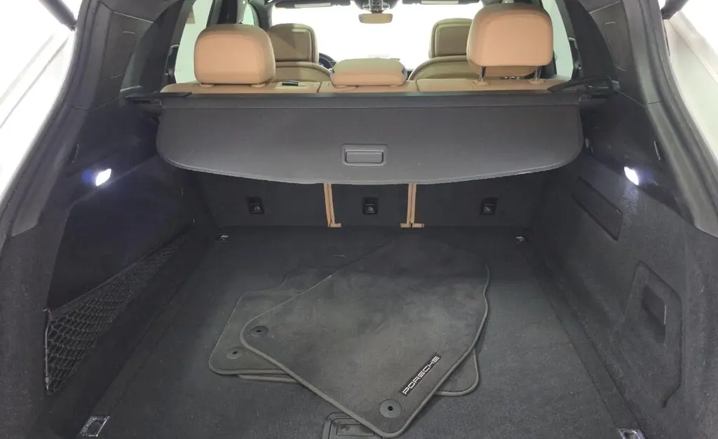 2019 PORSCHE CAYENNE photo 21