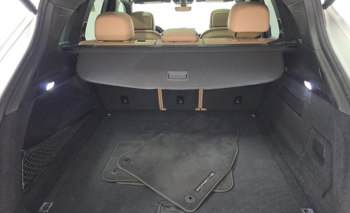2019 PORSCHE CAYENNE photo 21