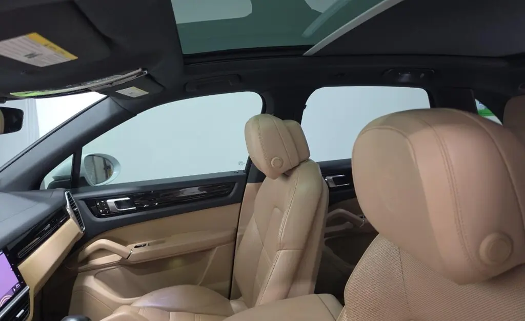 2019 PORSCHE CAYENNE photo 15