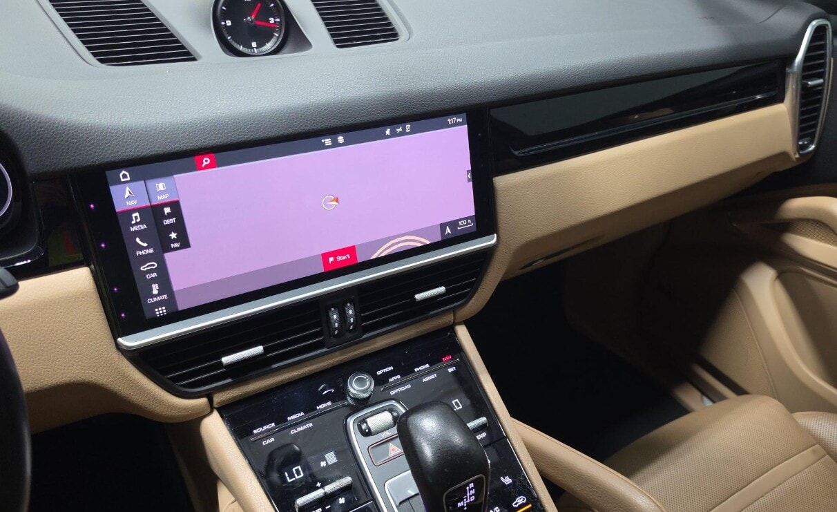 2019 PORSCHE CAYENNE photo 17