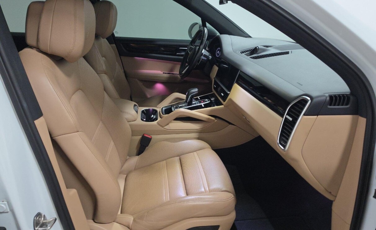 2019 PORSCHE CAYENNE photo 12