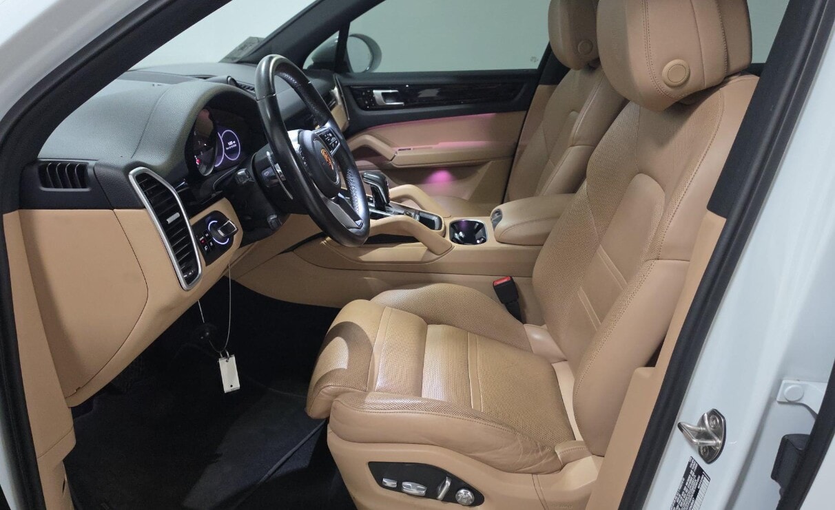 2019 PORSCHE CAYENNE photo 10