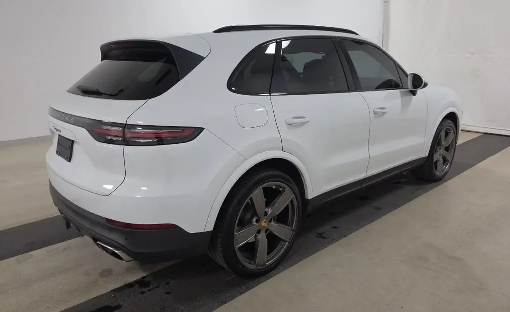 2019 PORSCHE CAYENNE photo 8