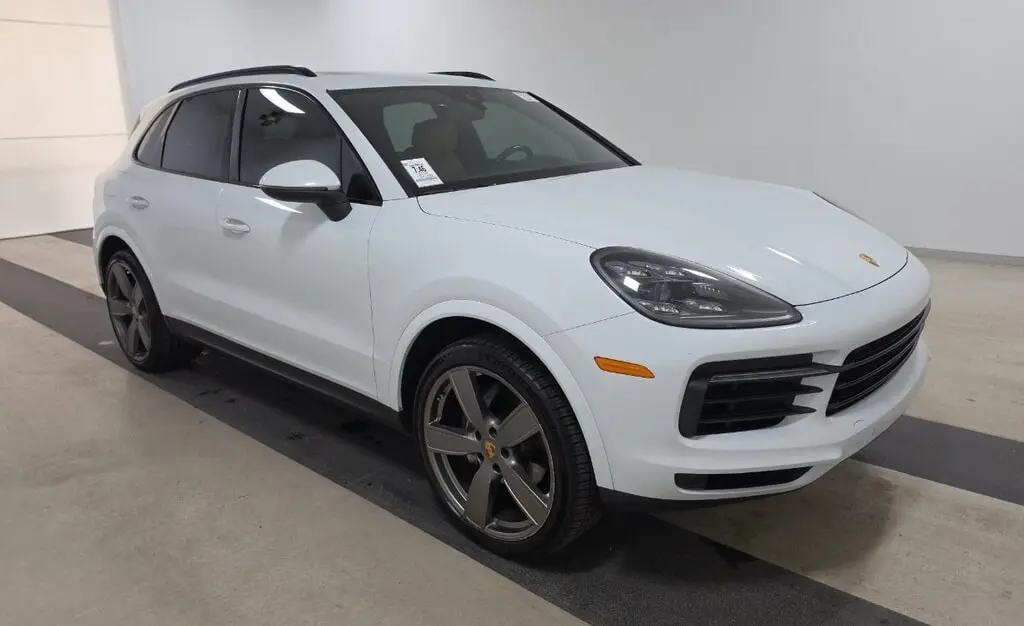 2019 PORSCHE CAYENNE photo 3
