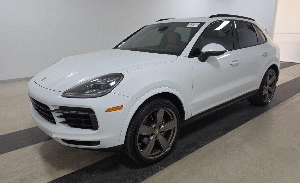 2019 PORSCHE CAYENNE photo 1