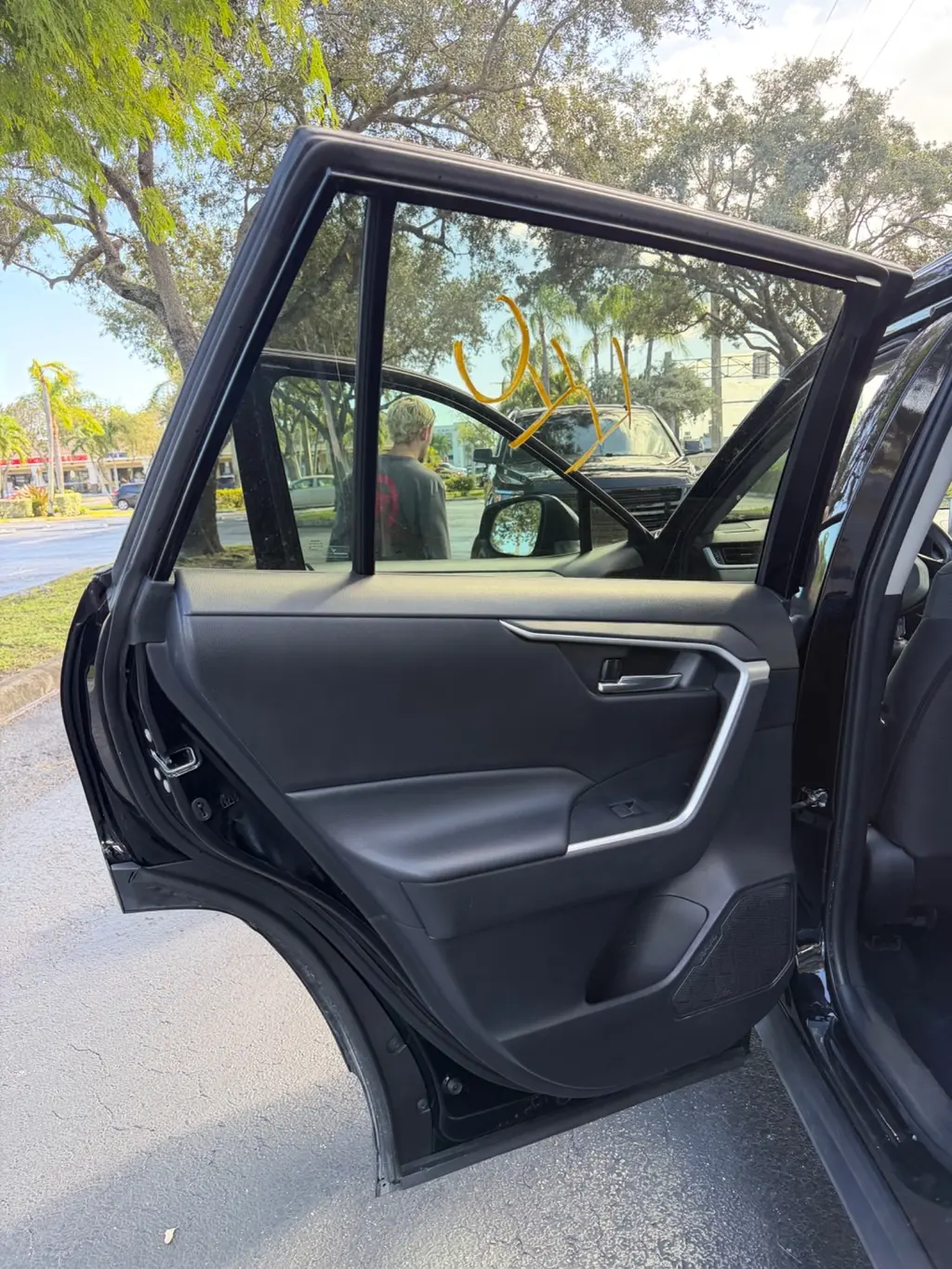 2024 TOYOTA RAV4 XLE photo 12