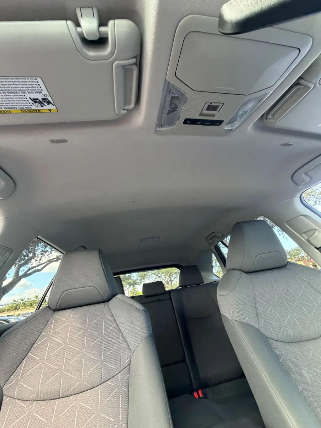 2024 TOYOTA RAV4 XLE photo 21
