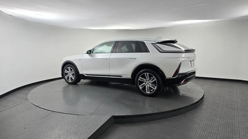 2024 CADILLAC LYRIQ TECH photo 5
