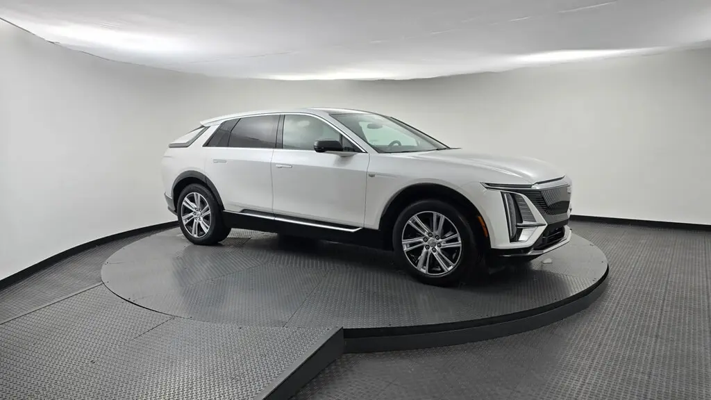 2024 CADILLAC LYRIQ TECH photo 10