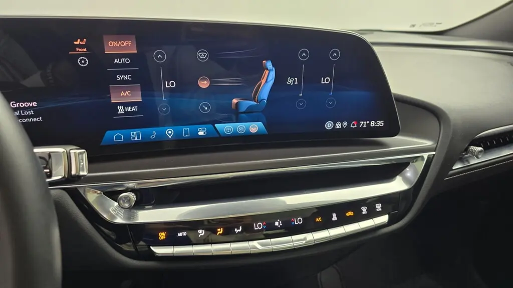 2024 CADILLAC LYRIQ TECH photo 32