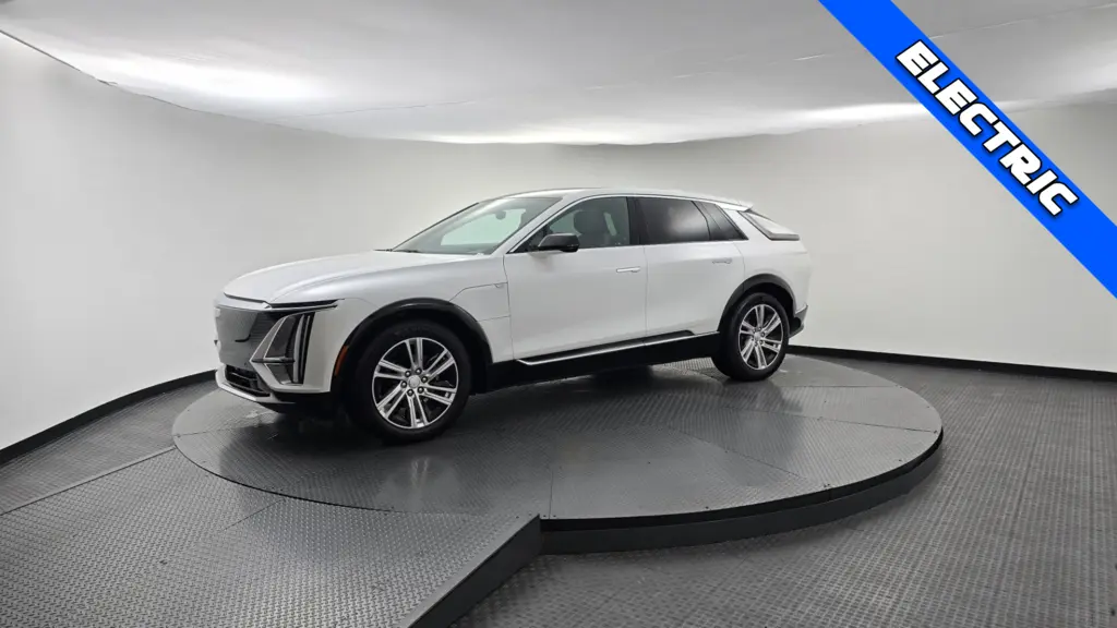 2024 CADILLAC LYRIQ TECH photo 1