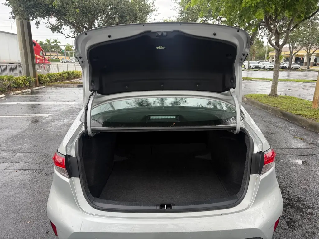 2025 TOYOTA COROLLA LE photo 15