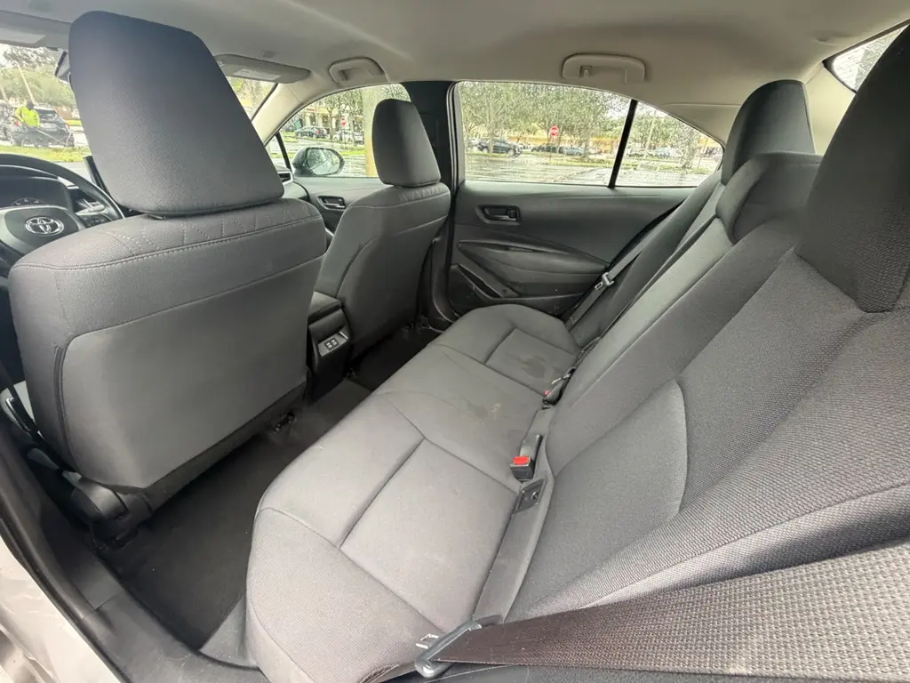 2025 TOYOTA COROLLA LE photo 17