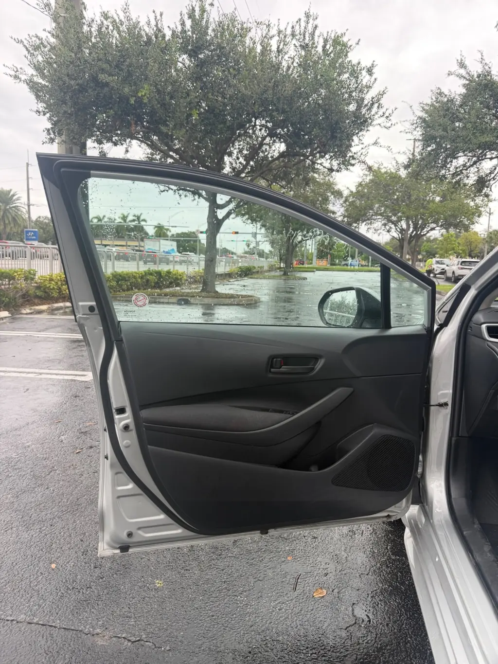 2025 TOYOTA COROLLA LE photo 20