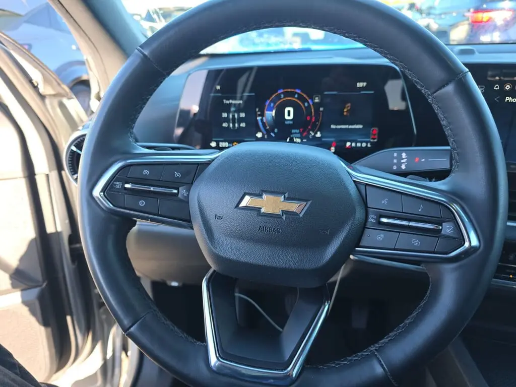 2025 CHEVROLET EQUINOX FWD LT photo 13