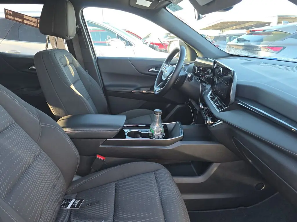 2025 CHEVROLET EQUINOX FWD LT photo 18