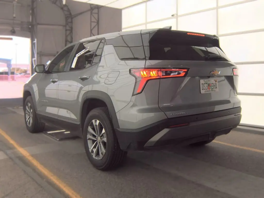 2025 CHEVROLET EQUINOX FWD LT photo 10