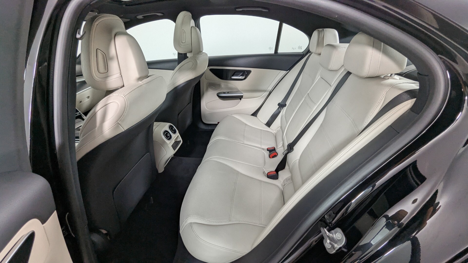 2025 MERCEDES-BENZ C-CLASS C 300 photo 16