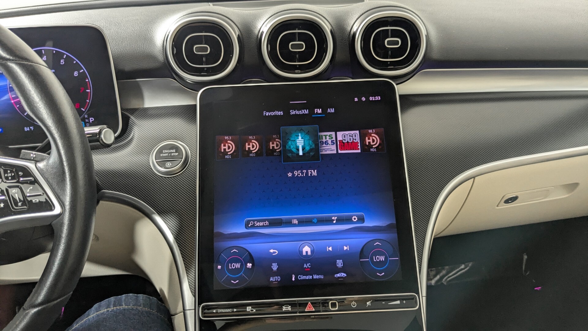 2025 MERCEDES-BENZ C-CLASS C 300 photo 27