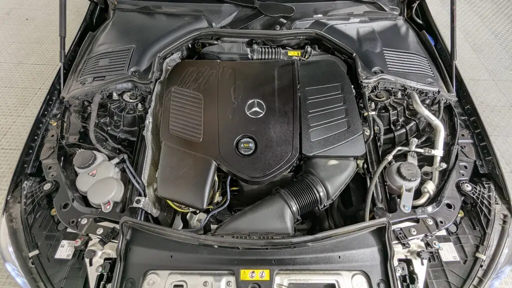 2025 MERCEDES-BENZ C-CLASS C 300 photo 31