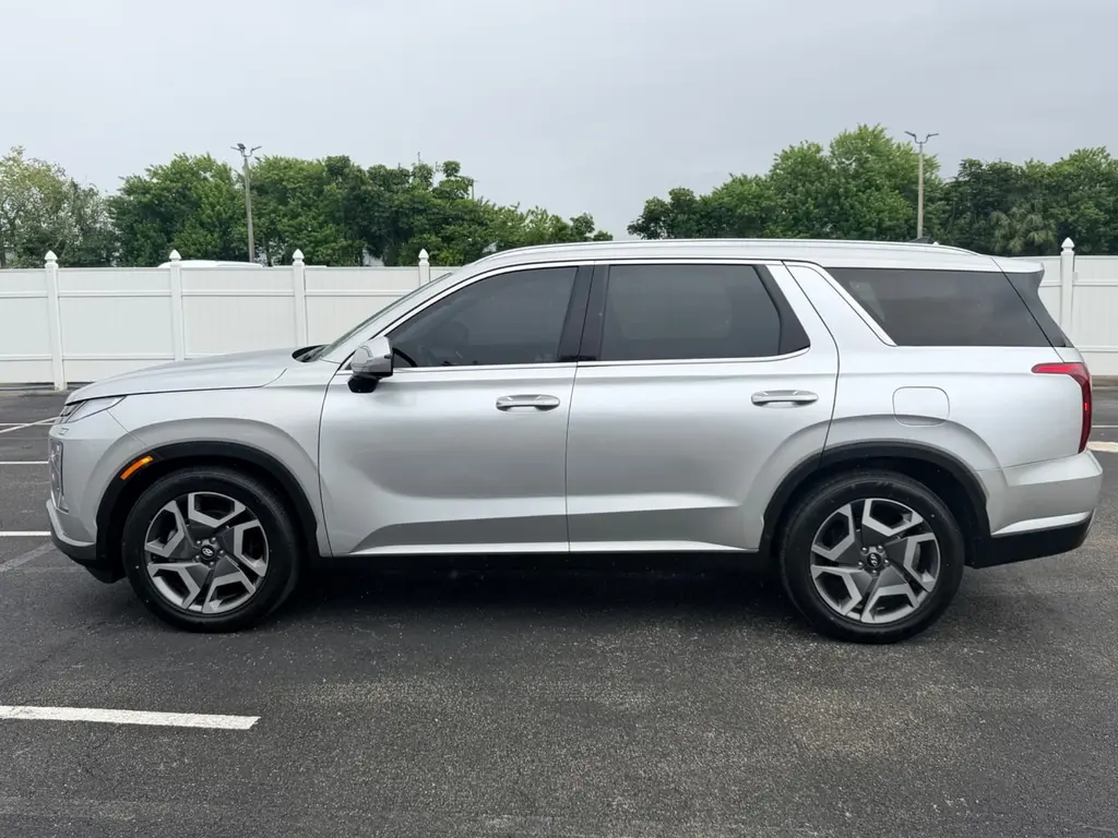 2024 HYUNDAI PALISADE SEL 8P photo 2