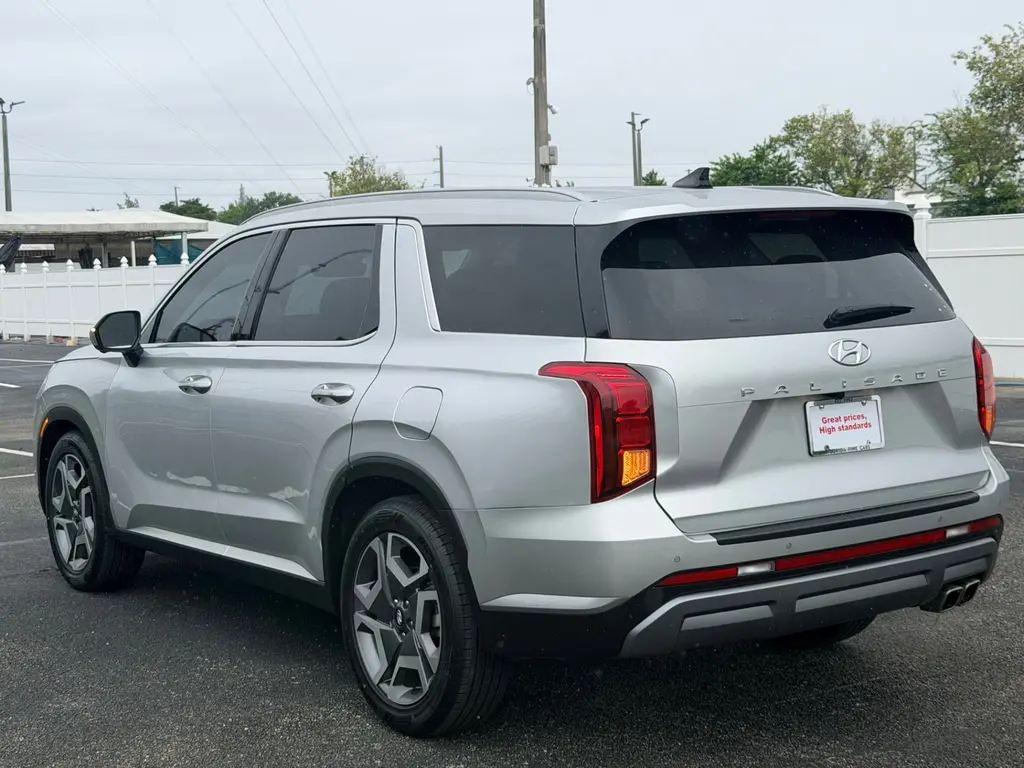 2024 HYUNDAI PALISADE SEL 8P photo 3