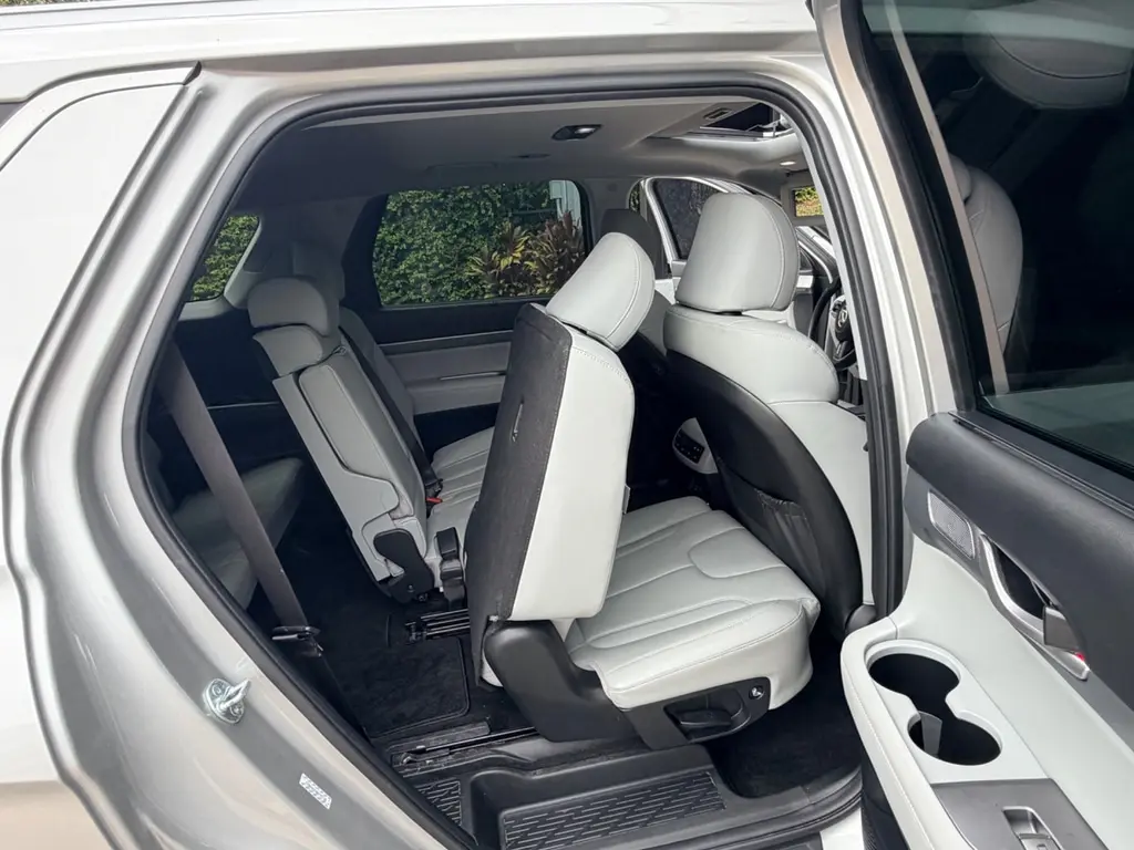 2024 HYUNDAI PALISADE SEL 8P photo 17
