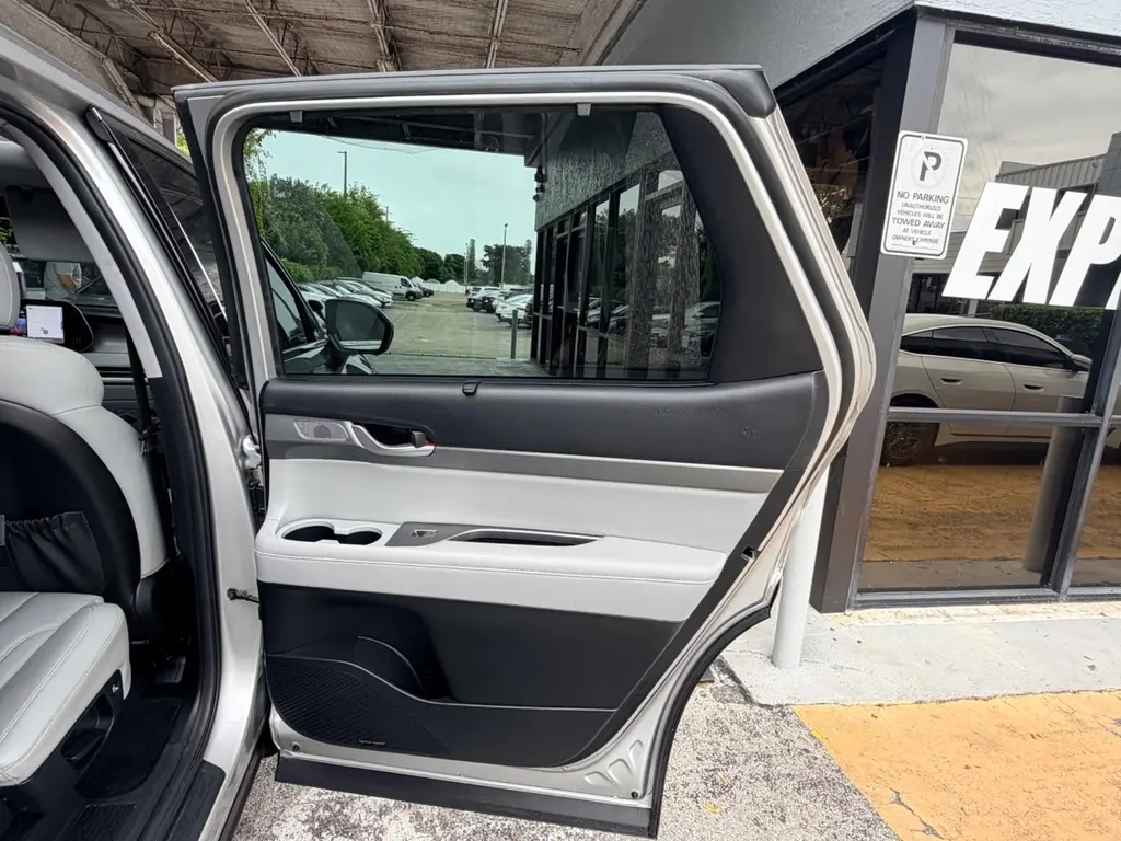2024 HYUNDAI PALISADE SEL 8P photo 18