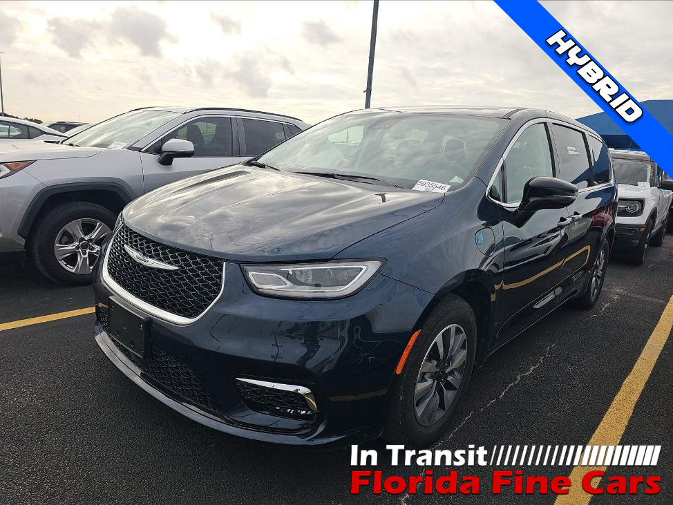 2024 CHRYSLER PACIFICA HYBRID SELECT photo 1