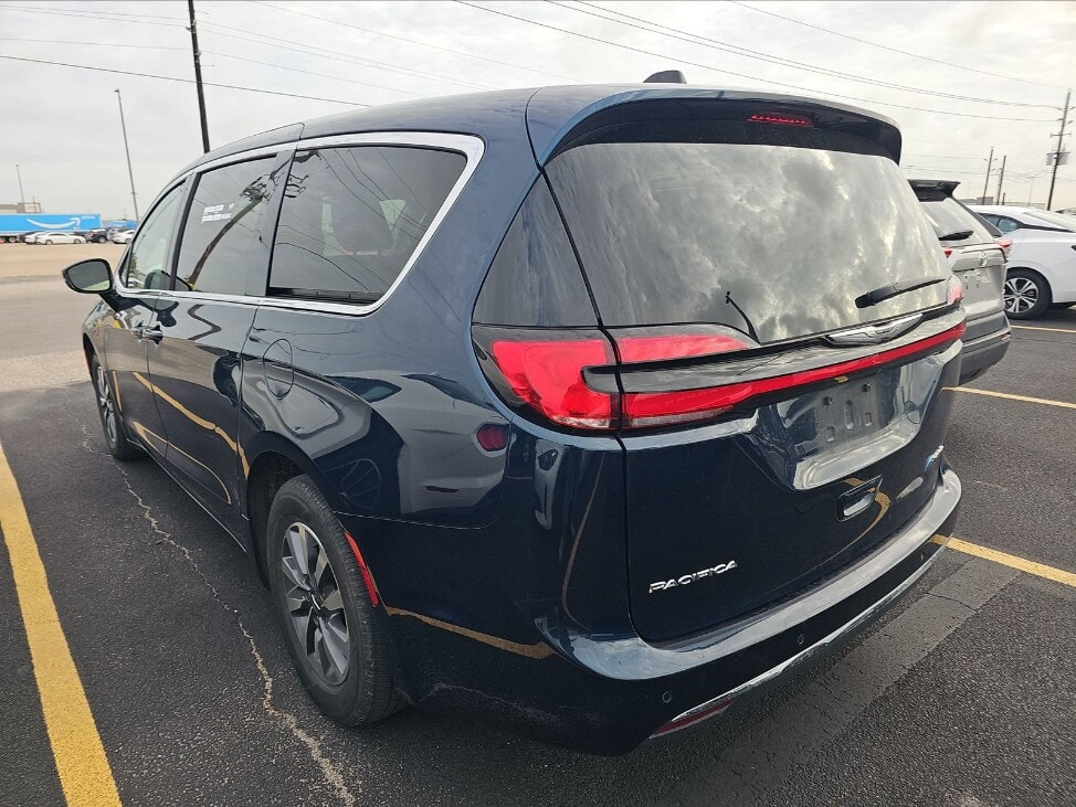 2024 CHRYSLER PACIFICA HYBRID SELECT photo 7