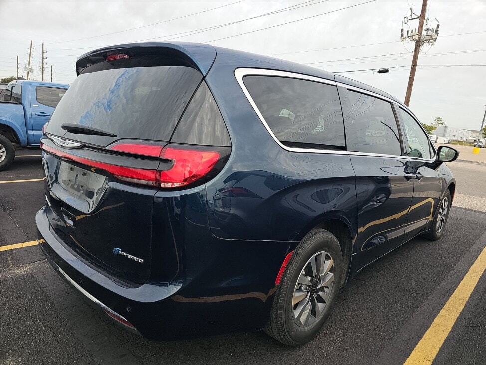 2024 CHRYSLER PACIFICA HYBRID SELECT photo 5